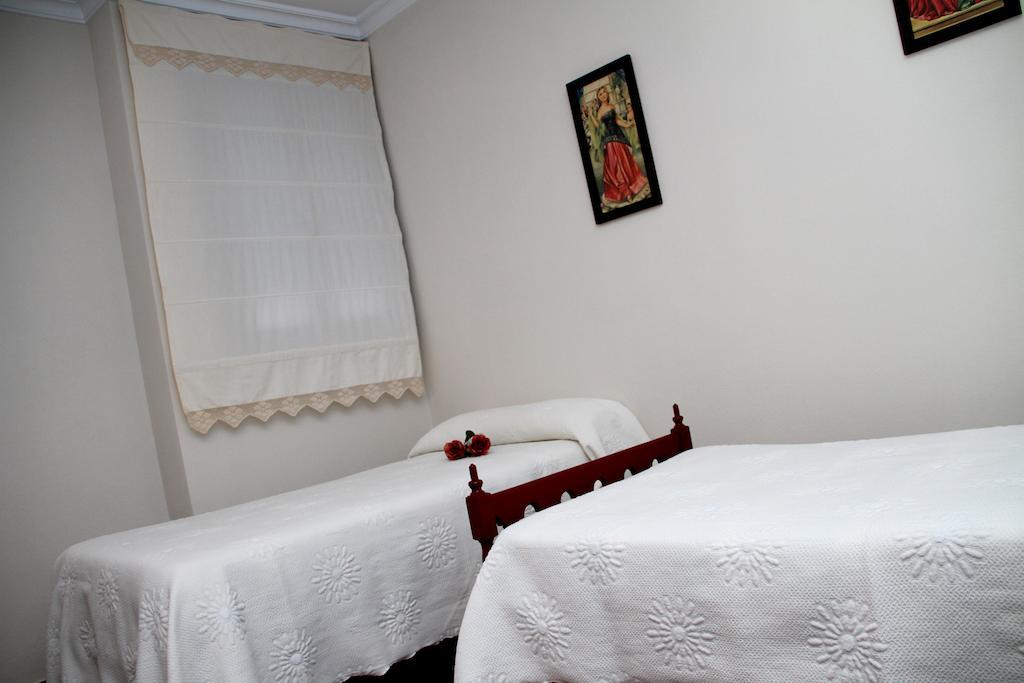 Chacon Apartment Prado Del Rey Bagian luar foto
